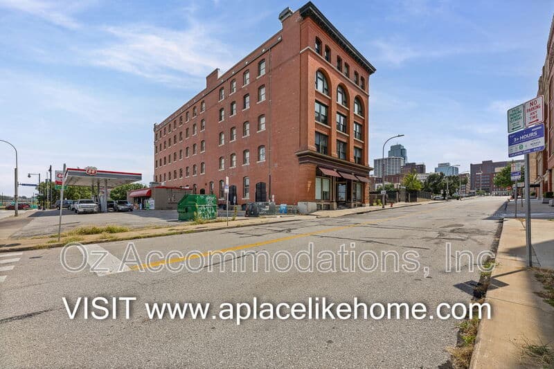 Kansas City Condo: 609 Central St