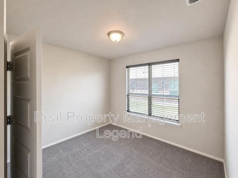 Denton House: 5601 Portola Ln