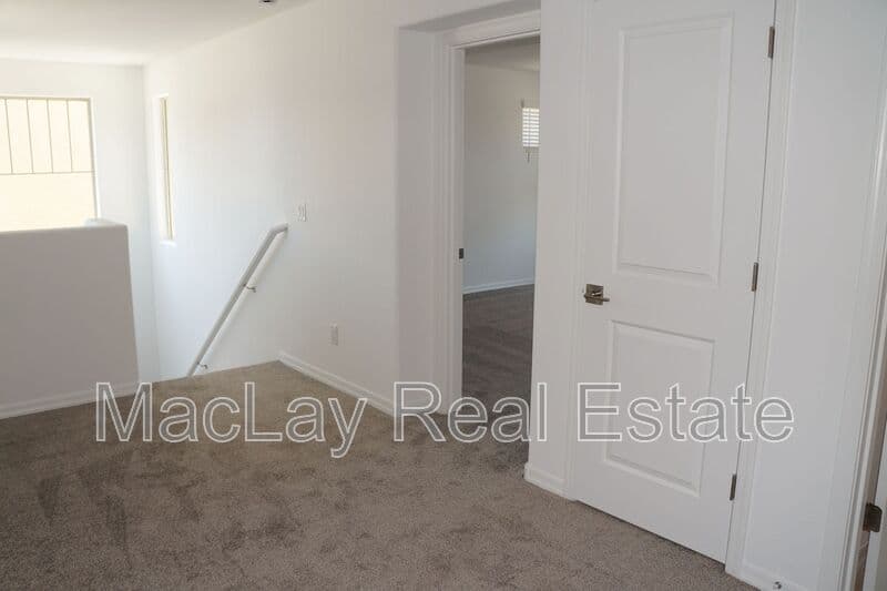 Avondale House: 3809 N 100th dr