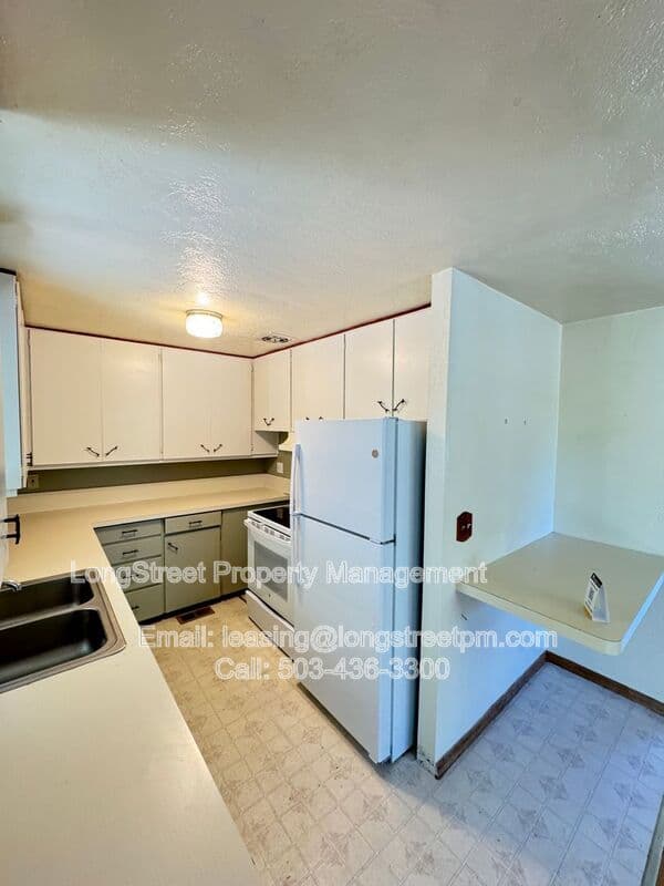 Corvallis House: 720 SW 53rd St