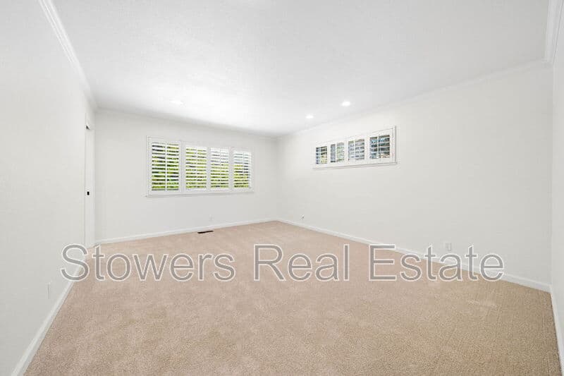 Danville House: 132 Glen Ct
