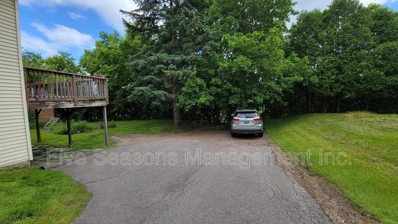 Burlington Condo: 80 Chase Street