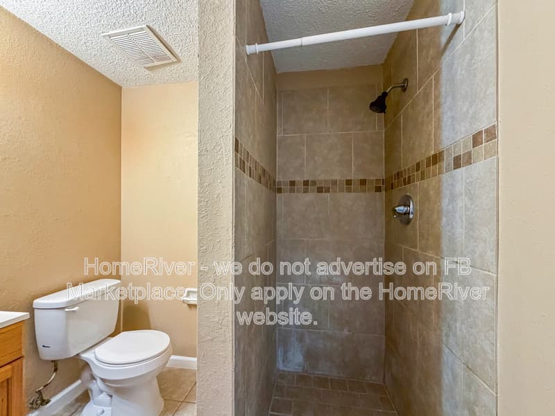 Jacksonville House: 9525 Spottswood Rd