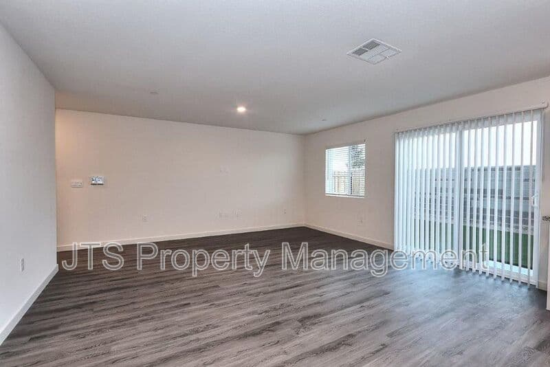 Roseville House: 2049 Shady Tree Circle