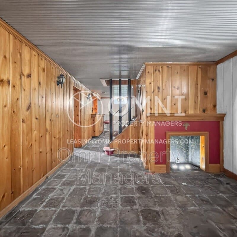 Detroit House: 11529 Roxbury St