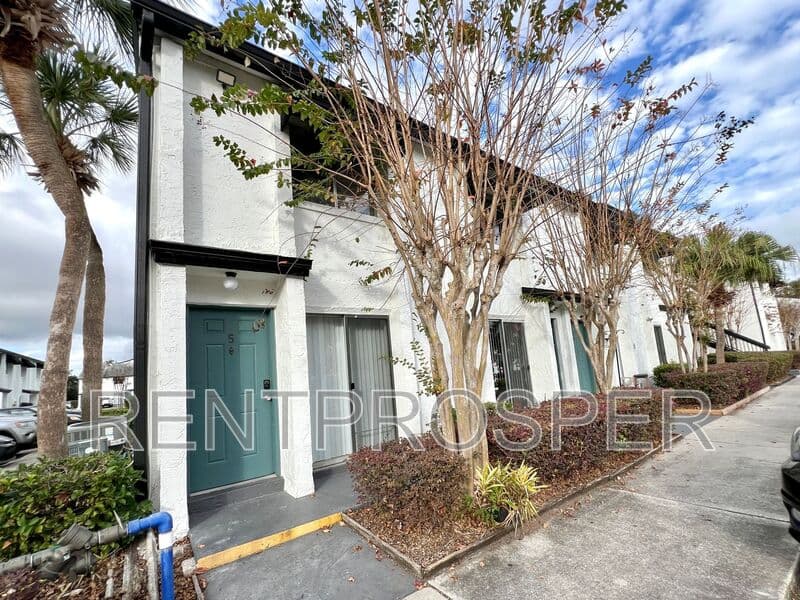 Orlando Townhome: 4267 S. Semoran Blvd