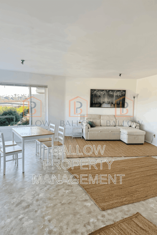 San Diego House: 3991 Crown Point Dr