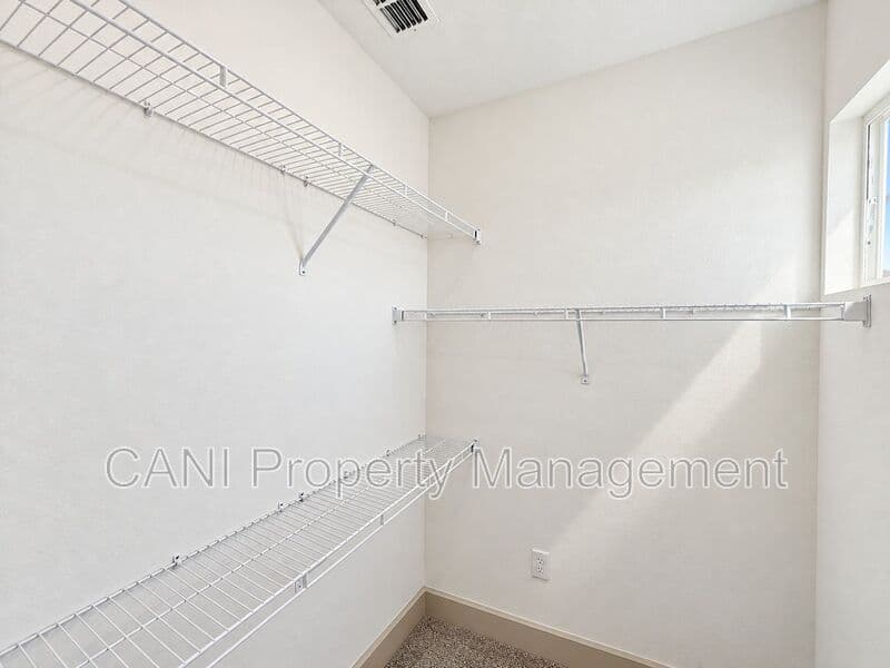 Orlando House: 724 Ellwood Avenue
