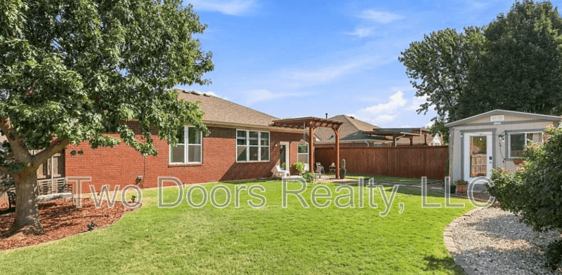 Yukon House: 10708 Northwest 35th Street