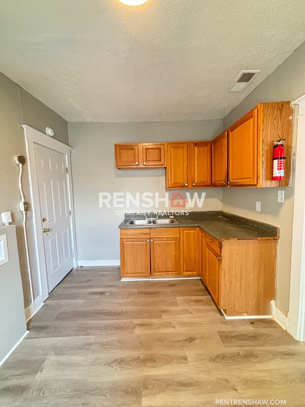 Memphis House: 1423 Lyndale Ave