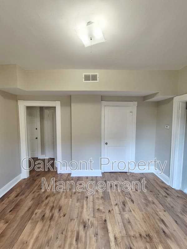 Richmond Condo: 3209 3rd Avenue - B