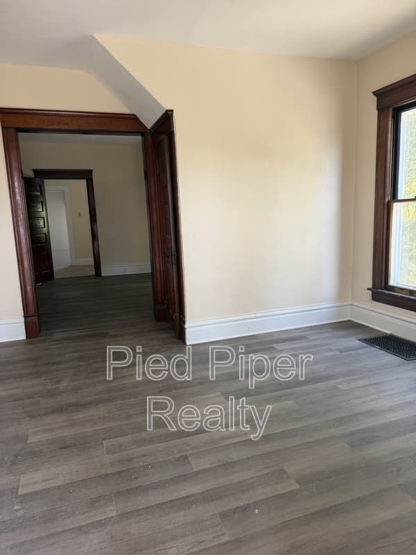 Freeport Condo: 756 W Pleasant St