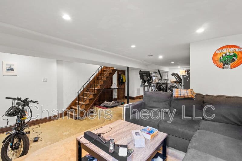 Washington House: 3532 Warder St NW