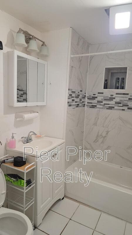 Chicago Condo: 5621 South Elizabeth Street - 1