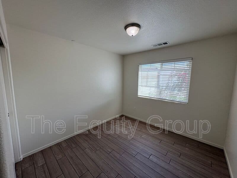 Tulare House: 2314 Cape Canyon Avenue