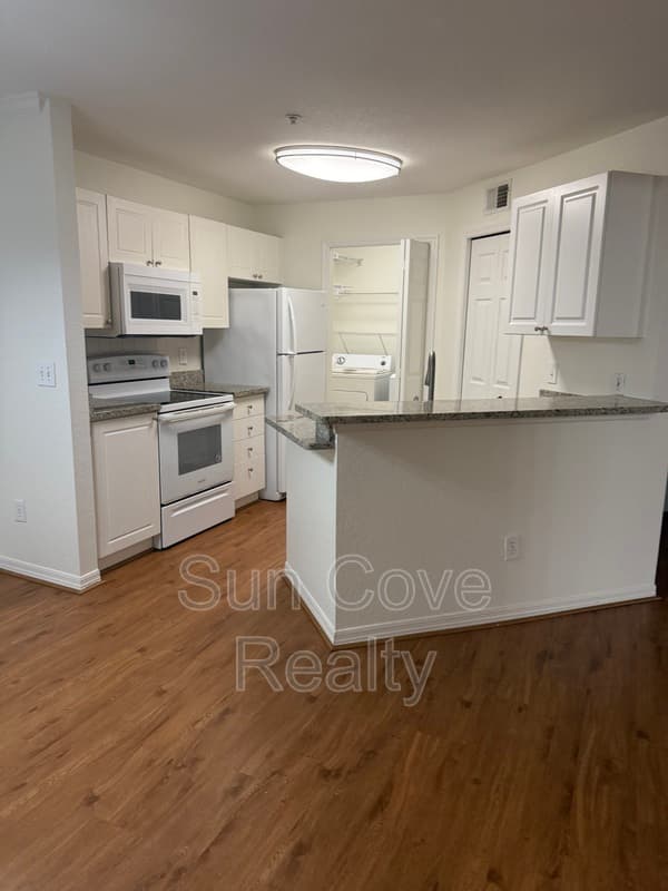 Lutz Condo: 4201 Woodstorks Walk Way