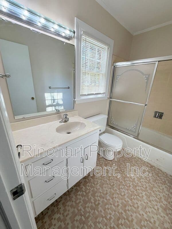 Rock Hill House: 274 Twin Lakes Road