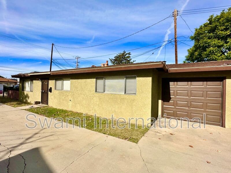 Lomita House: 25530 Oak St.