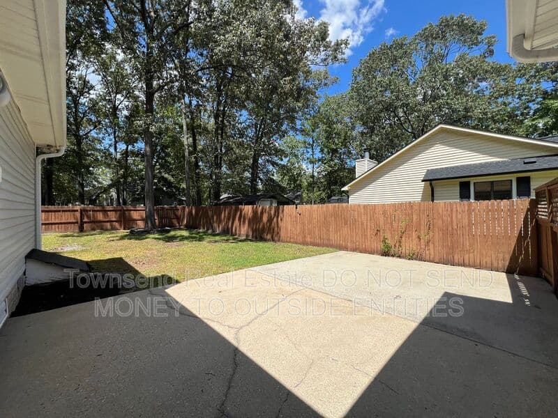 Fayetteville House: 7108 Calamar Dr.