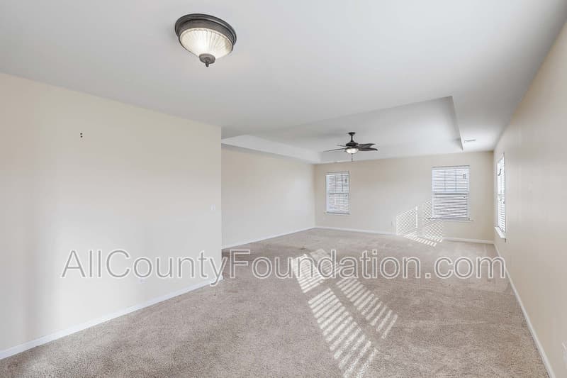 Summerville House: 431 Flat Rock Ln