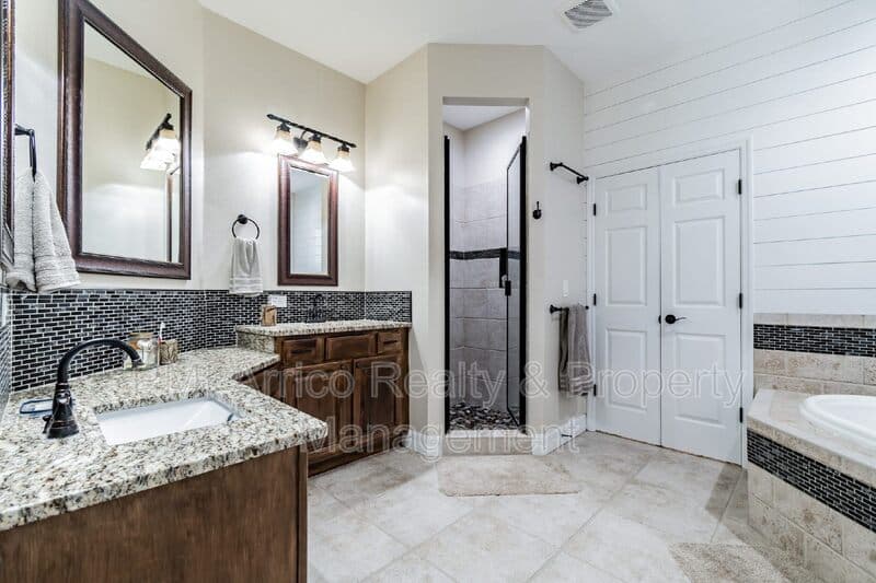 Apollo Beach House: 539 Treviso Dr