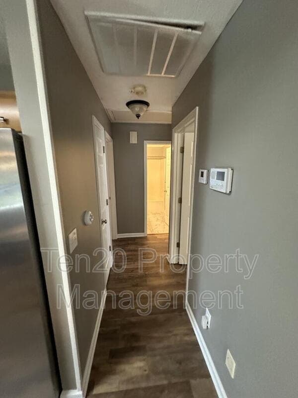 Columbus House: 7124 Vinings Court