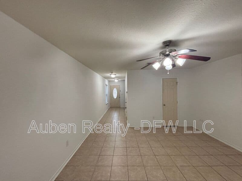 Princeton House: 909 Parkplace Ridge
