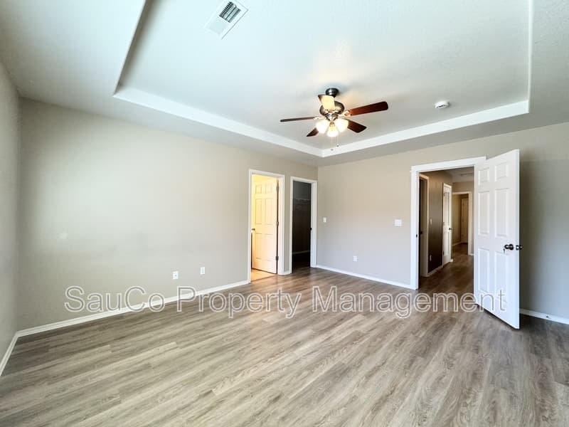 Hillsboro House: 4572 Southeast Olivewood Street