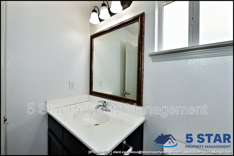 El Paso House: 872 Colbert Shapleigh Place !!