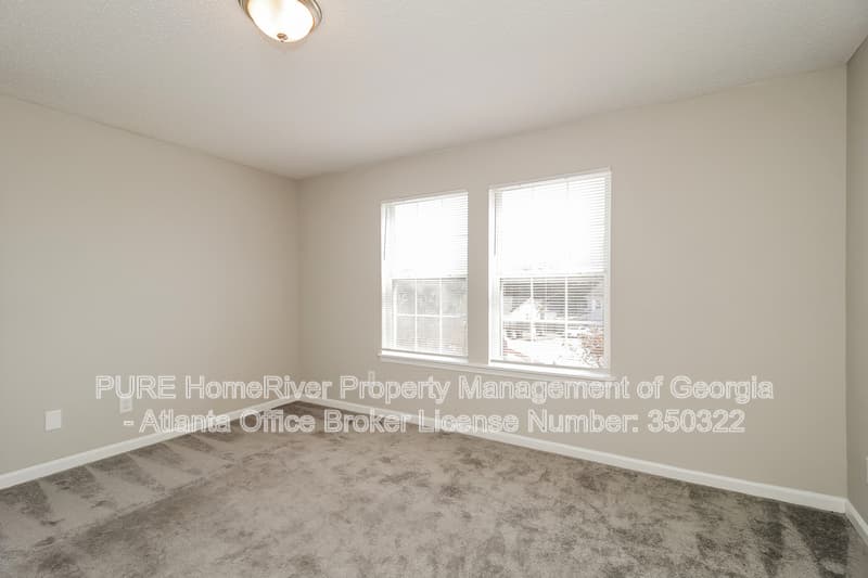 Douglasville House: 6811 Wood Gate Way