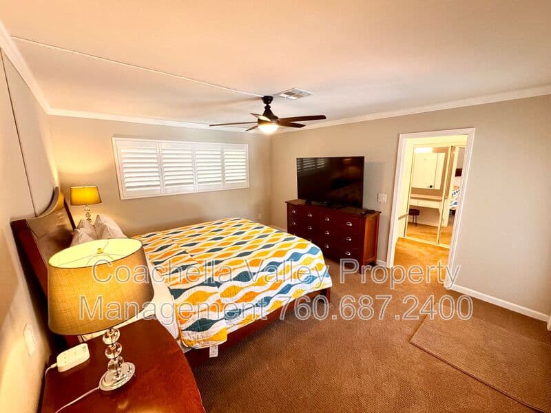 Palm Springs House: 2004 N San Antonio Rd