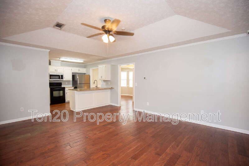 Smiths Station House: 776 Lee Rd 222