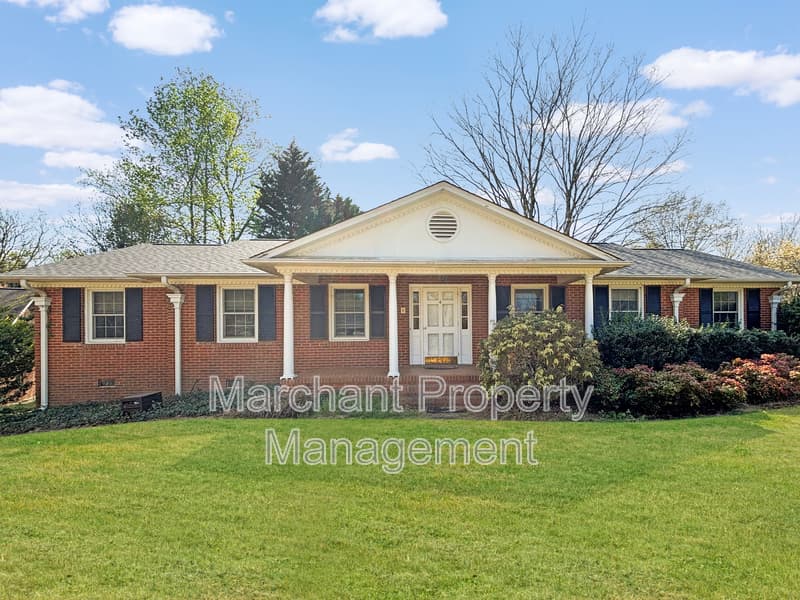 Greenville House: 4 Yarmouth Court