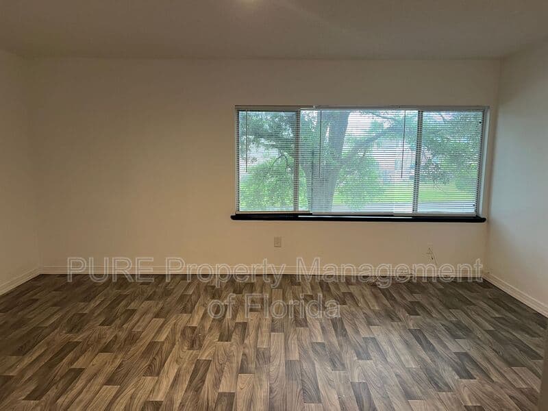 Ocala House: 627 NE 28th Avenue