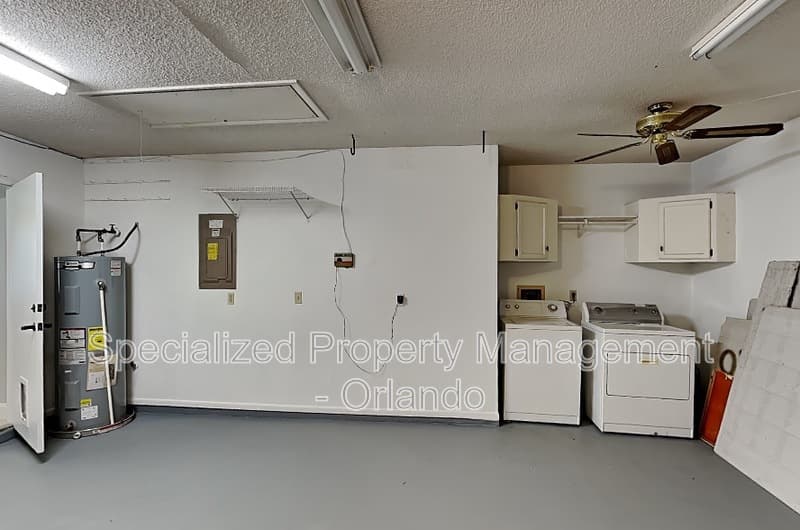 Longwood House: 220 S Fox Chase Pt
