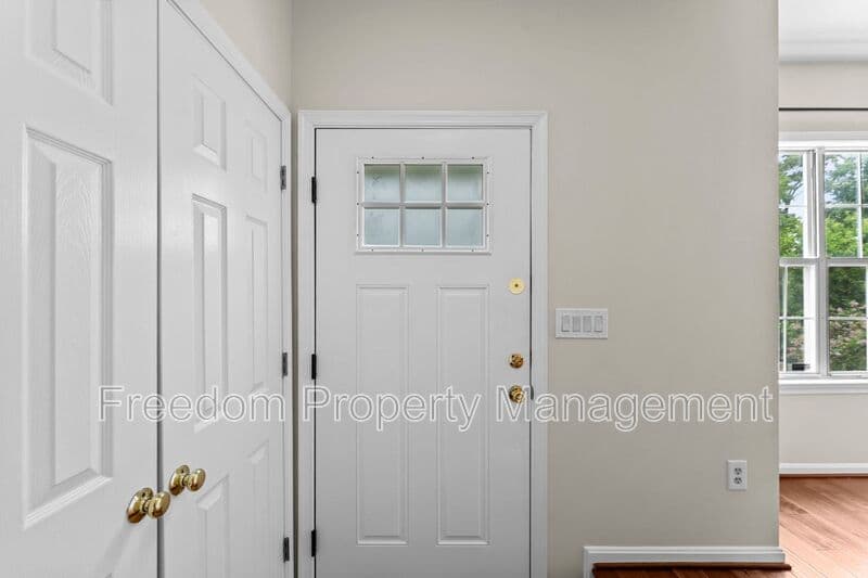 Manassas Townhome: 8644 Sanderling Dr