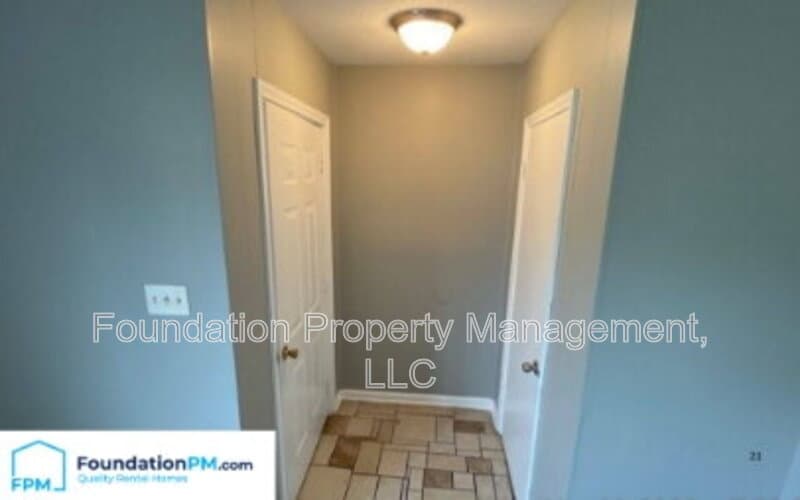 Memphis Condo: 3220 Ashwood Street
