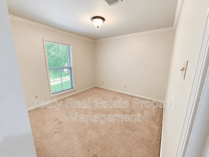 Lafayette House: 507 Lodge Drive