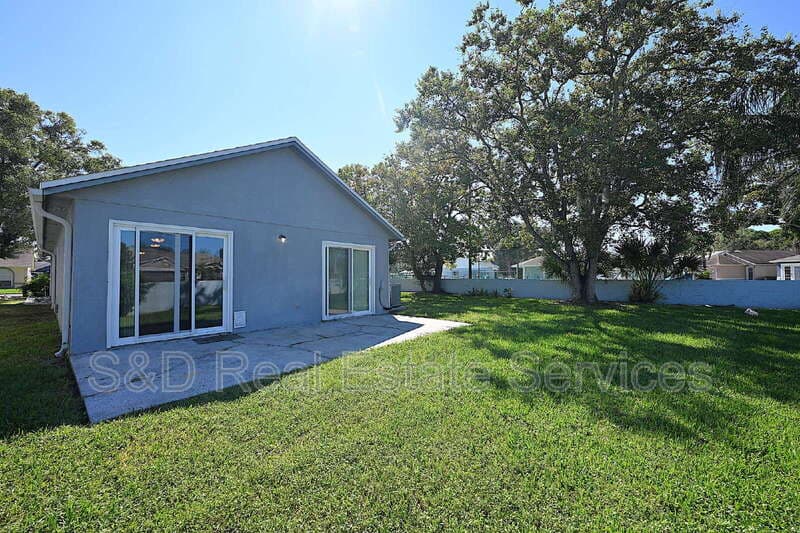 Lakeland House: 2118 Sandy Hook