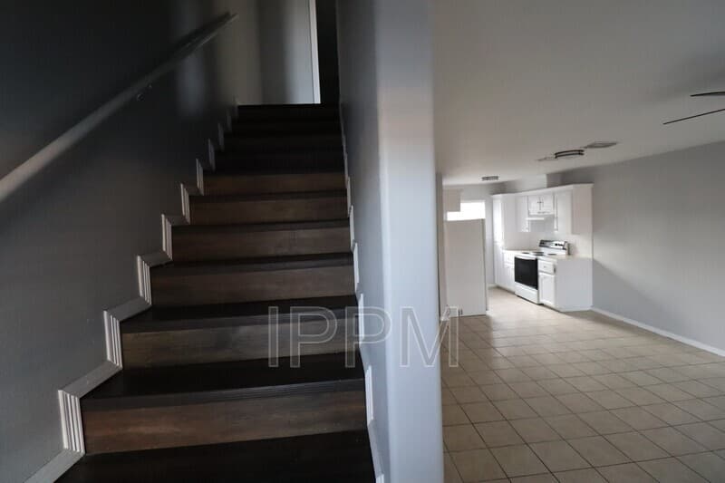 Alton Condo: 809 S Michigan