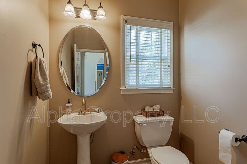 Greer House: 209 Birchleaf Ln