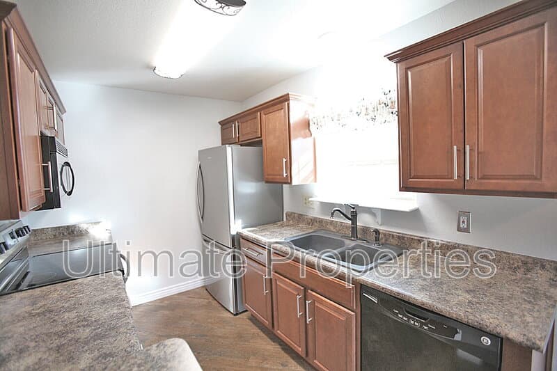 Peoria House: 8140 N 107th Ave