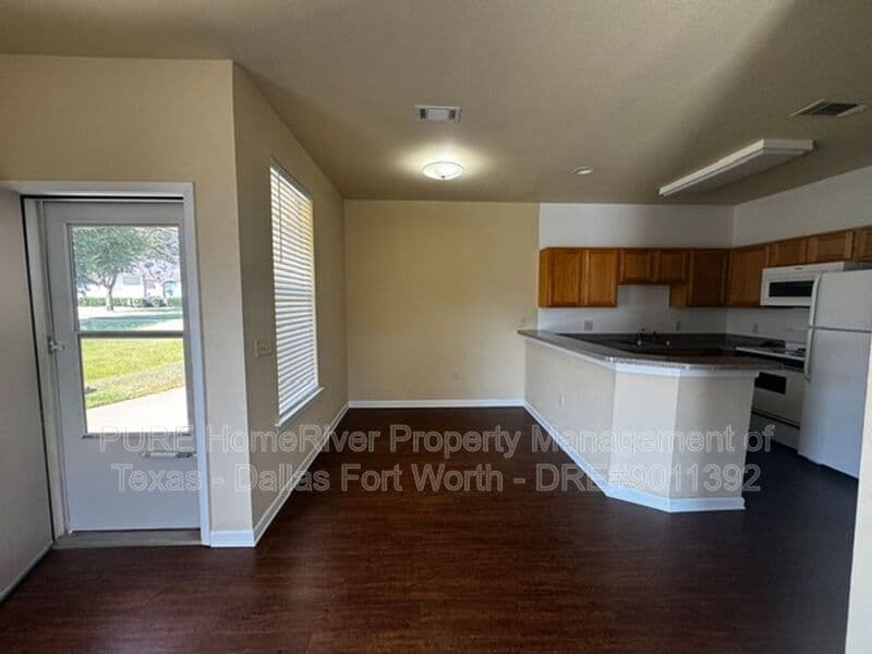 Grapevine Condo: 400 Glade Road