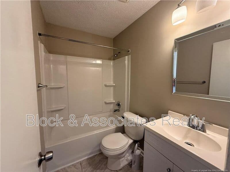 Hope Mills House: 4805 Fellows Ct