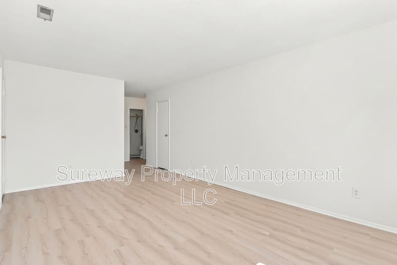 Voorhees Townhome: 63 Sandra Rd