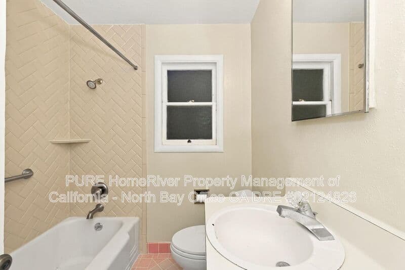 Mill Valley Condo: 10 & 12 Una Way