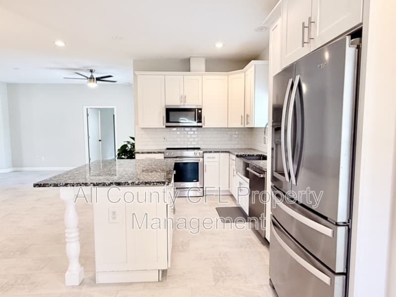 Orlando House: 2408 Corrine Drive