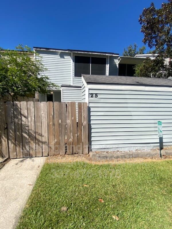 Lafayette Townhome: 25 Morning Glory Sq