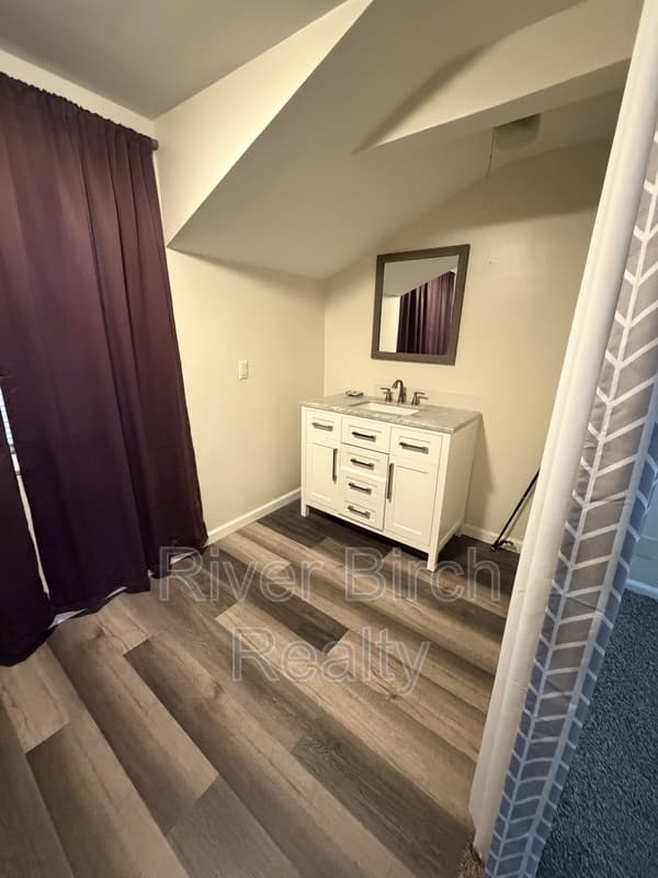 Springfield House: 421 West Lawrence Avenue