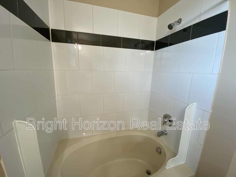 Hurst Condo: 3621 Valley Vista Drive